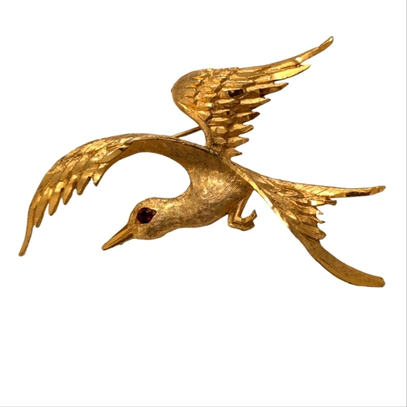 Vintage Jewelry - MAMSELLE Signed Flying Crane Gold Brooch Red Jewel Eye